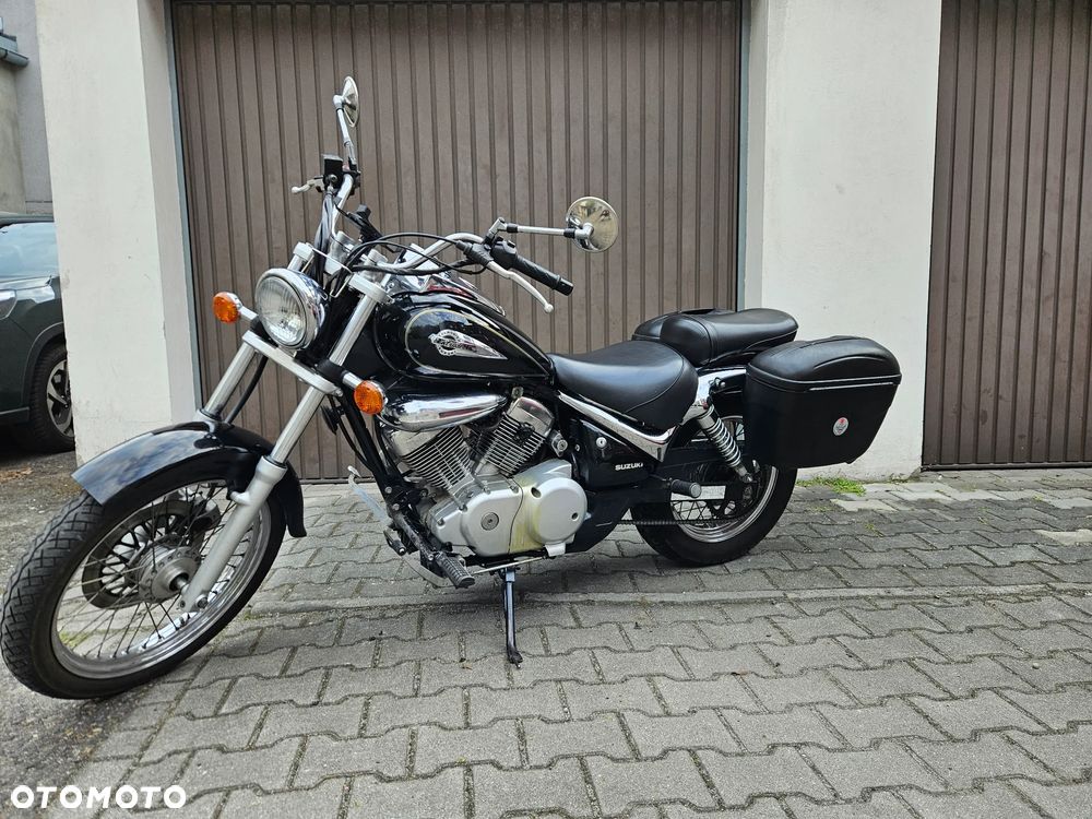 Suzuki Intruder - 6