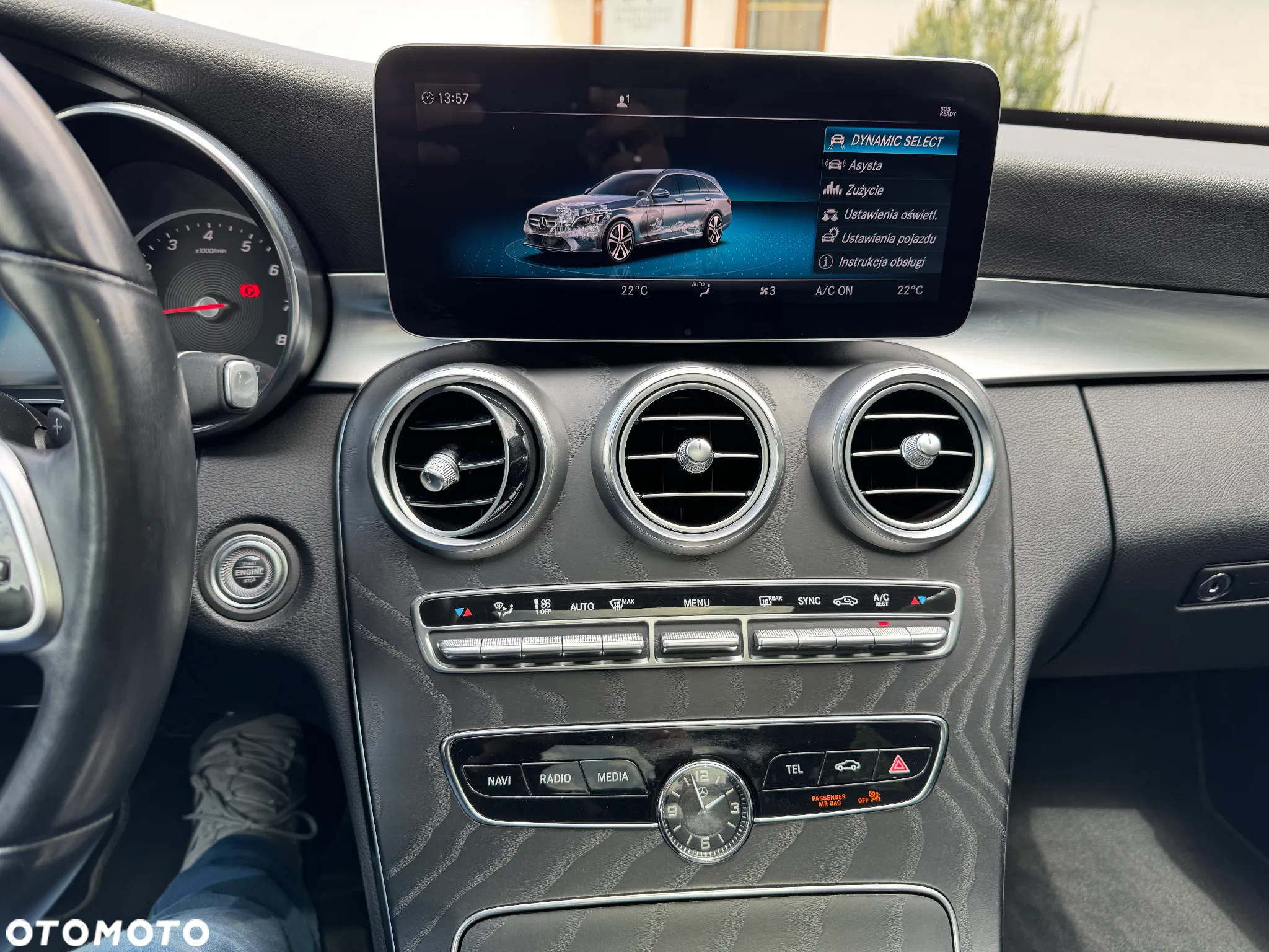 Mercedes-Benz Klasa C 300 4Matic T 9G-TRONIC - 31