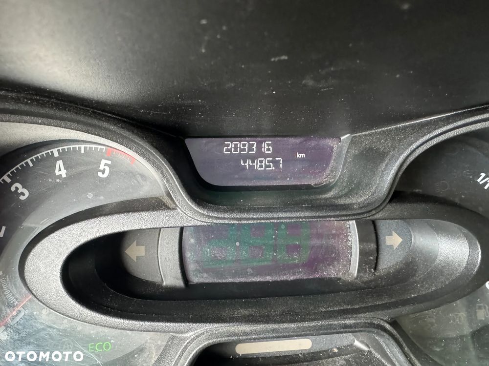 Opel Vivaro - 10