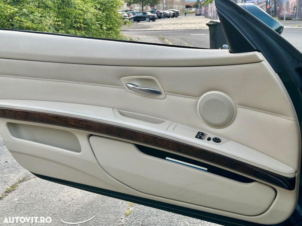 BMW Seria 3 320i Aut. - 14