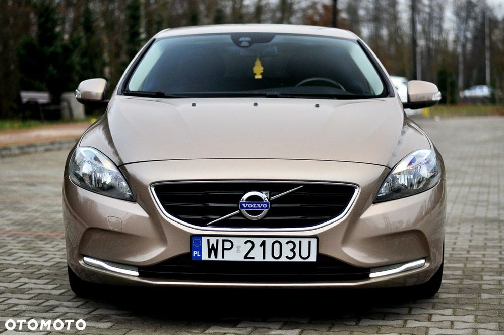 Volvo V40 D2 Momentum - 11