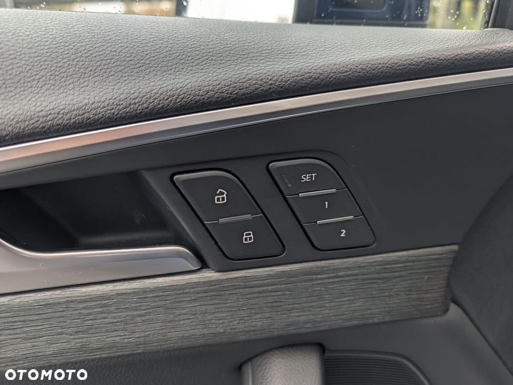 Audi A4 Limousine - 16