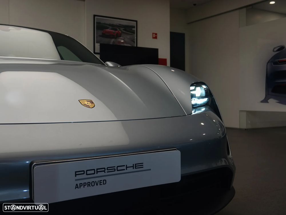 Porsche Taycan 4S - 17