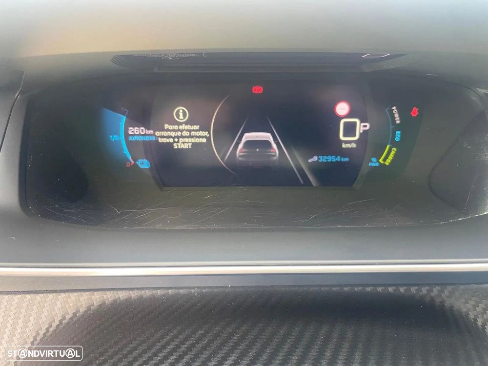 Peugeot e-208 Allure - 28