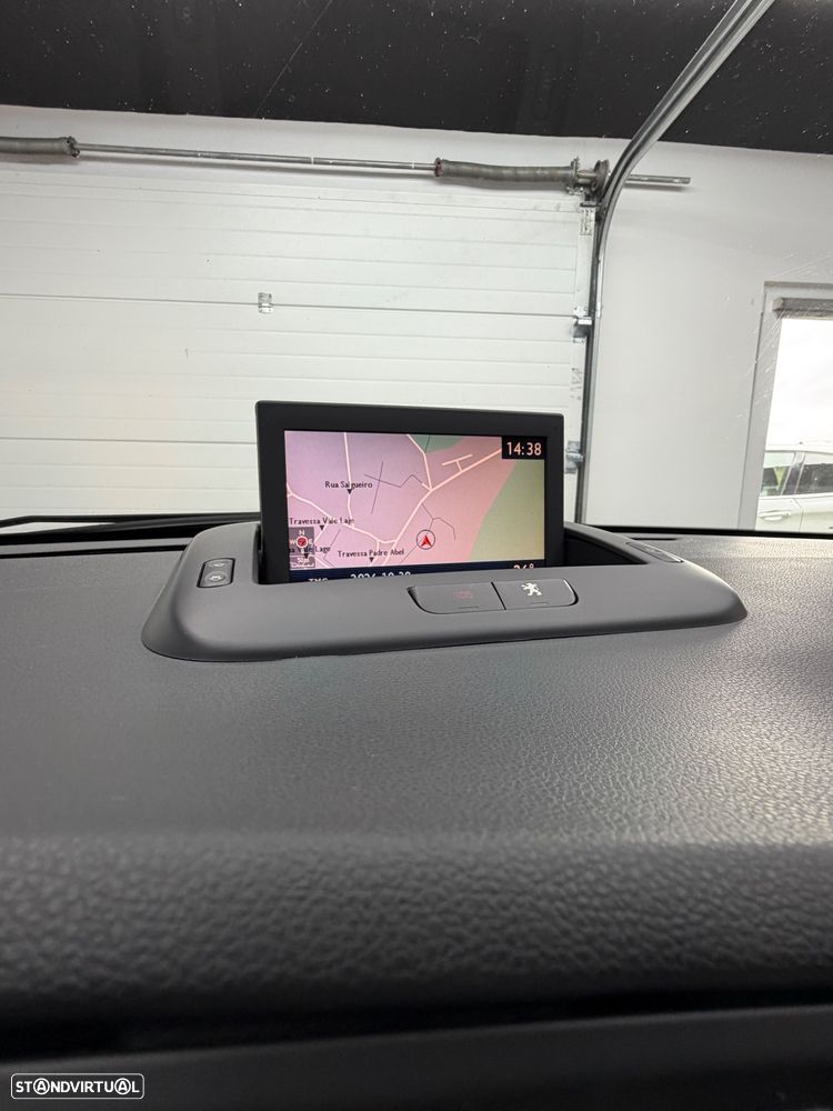 Peugeot 5008 1.6 HDi 5L Allure J17 - 11