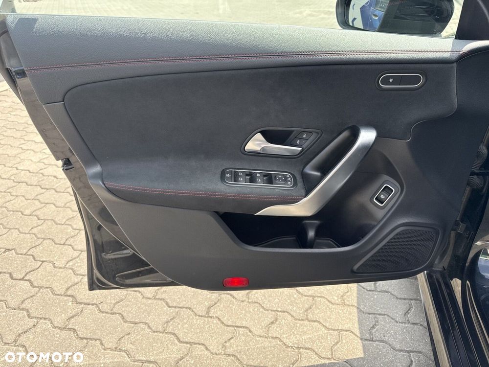 Mercedes-Benz CLA - 17