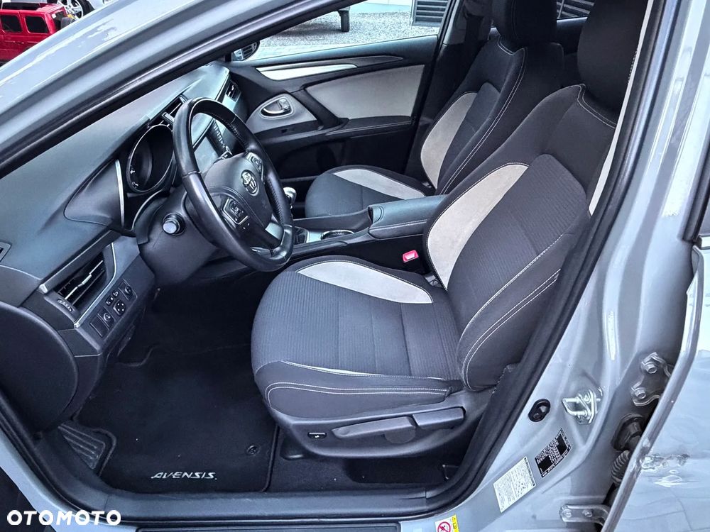 Toyota Avensis 1.8 Premium - 20