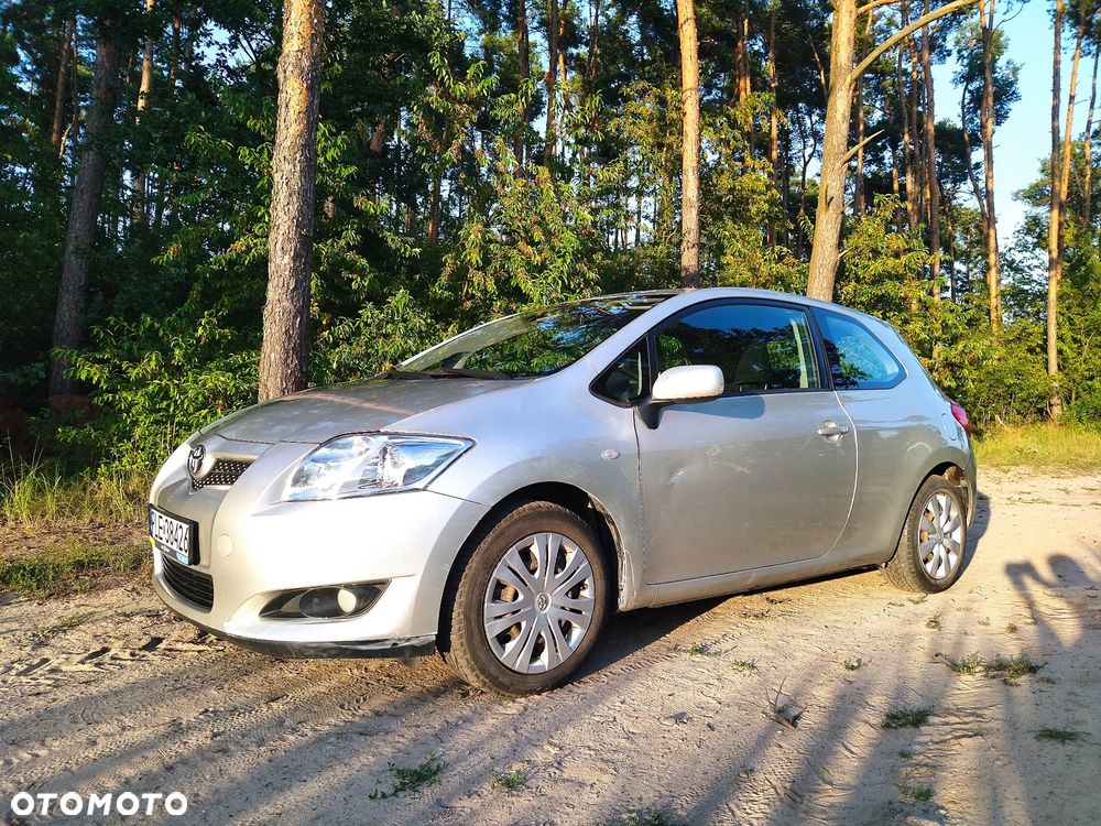 Toyota Auris 2007 photo 2