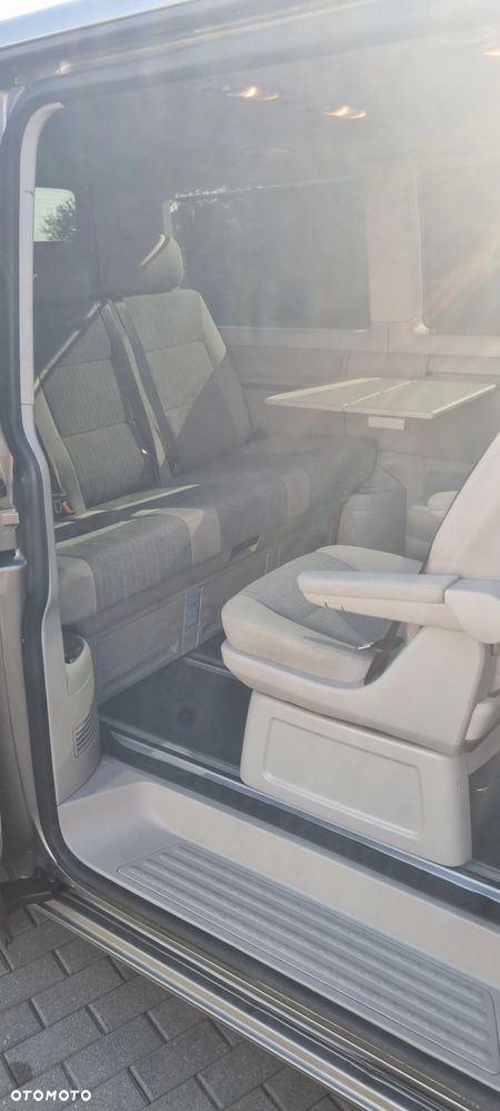 Volkswagen Multivan - 9