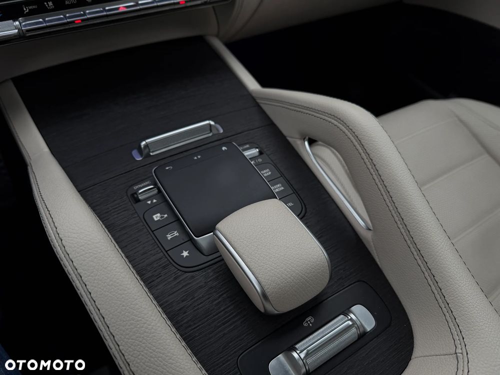 Mercedes-Benz GLS - 25