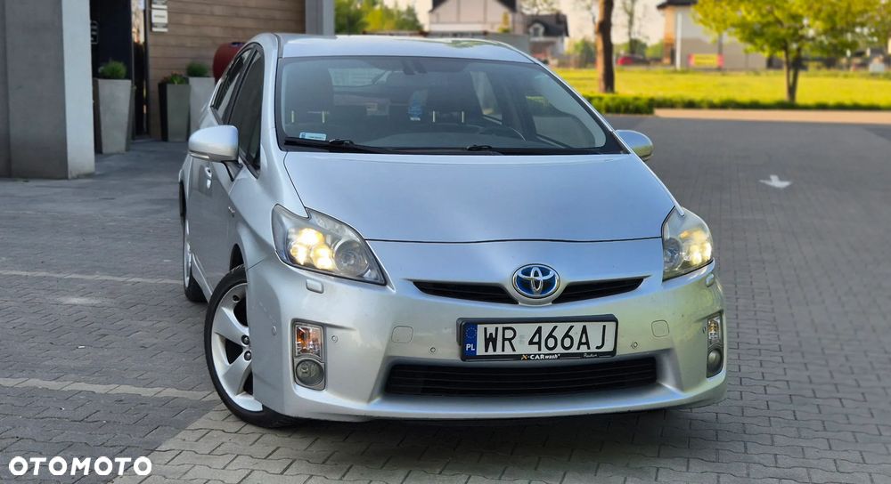 Toyota Prius (Hybrid) Life - 20