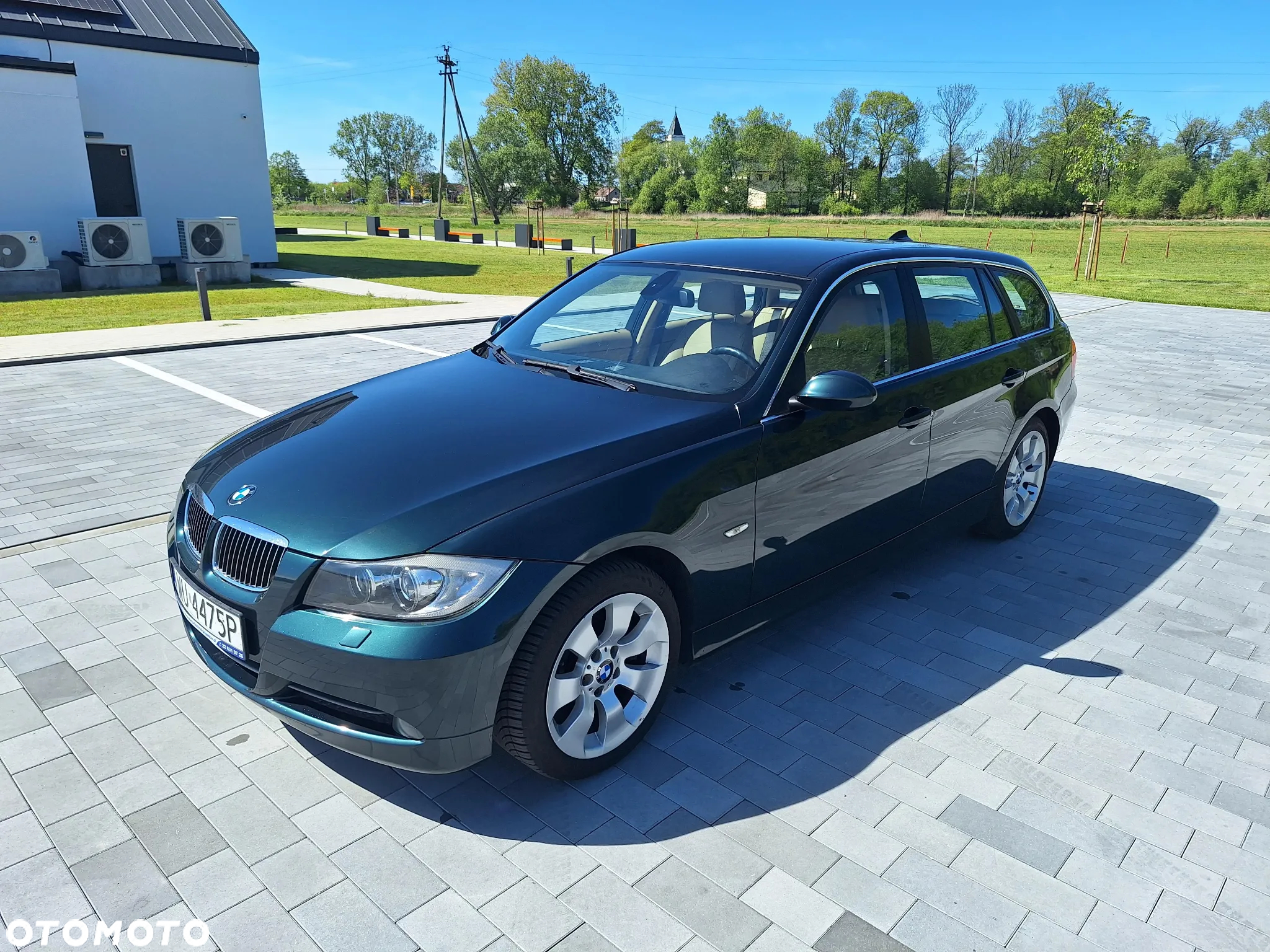 BMW Seria 3 330i Touring - 17