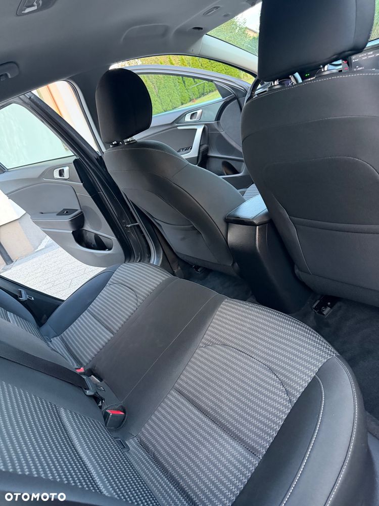 Kia Ceed - 15