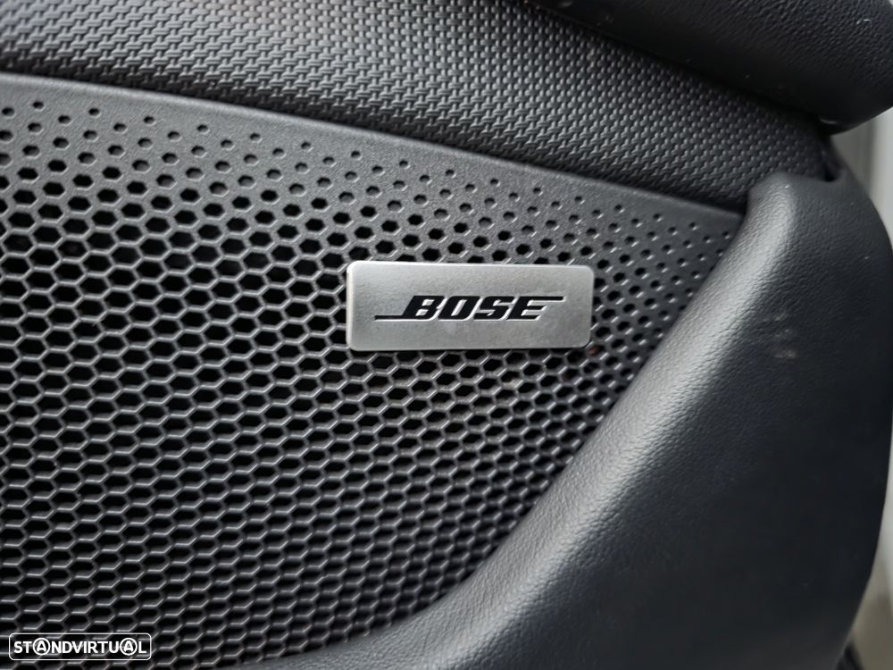 Porsche Taycan Cross Turismo 4 - 29