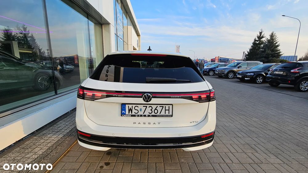 Volkswagen Passat - 12