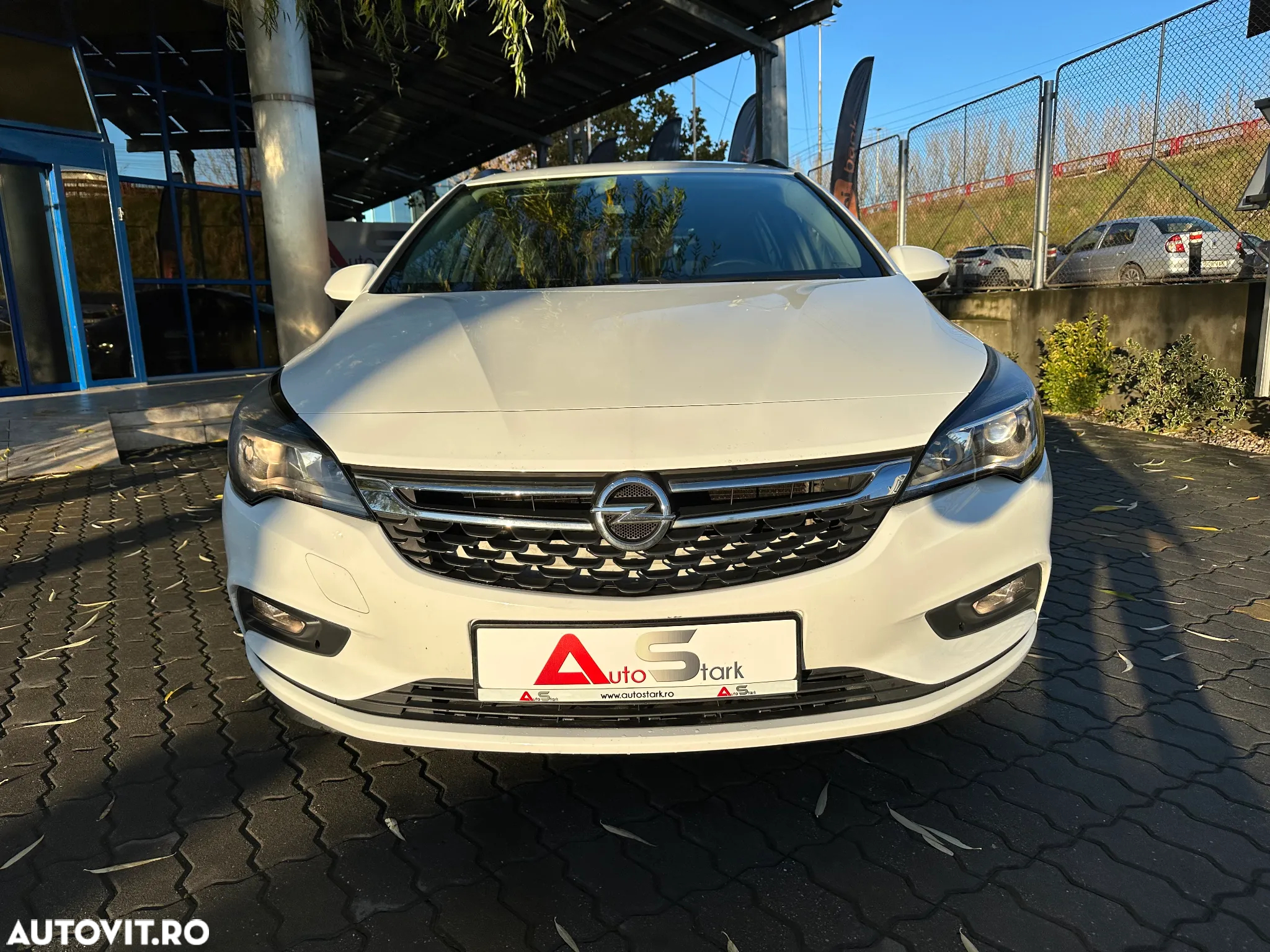 Opel Astra 1.6 D (CDTI) Start/Stop Sports Tourer Business - 11