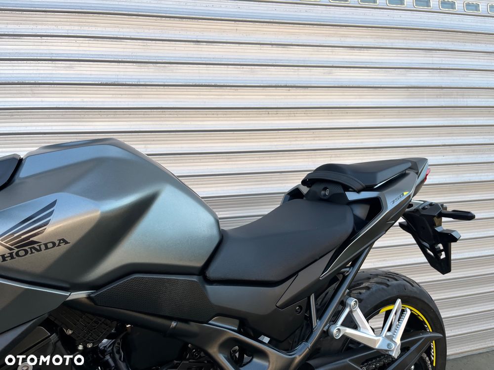 Honda Hornet - 25