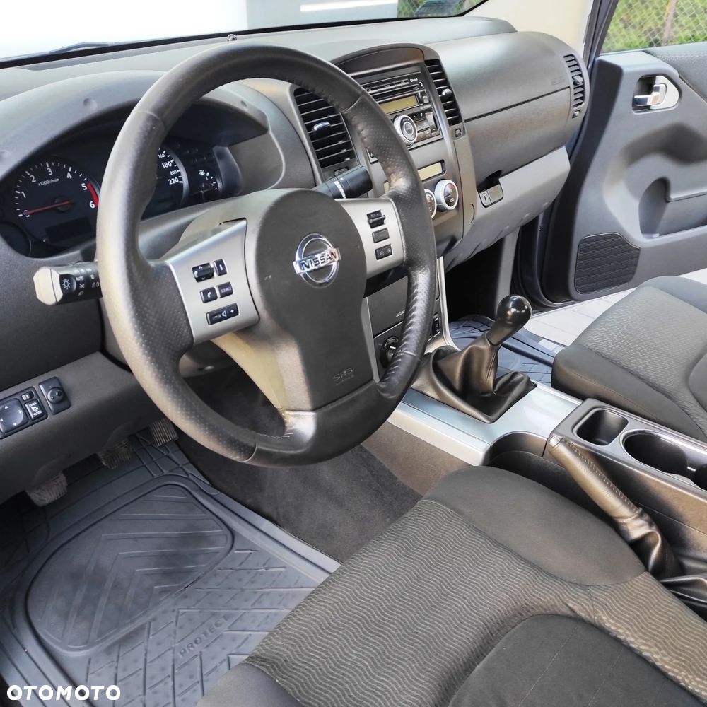 Nissan Navara 2.5 D Platinum - 17