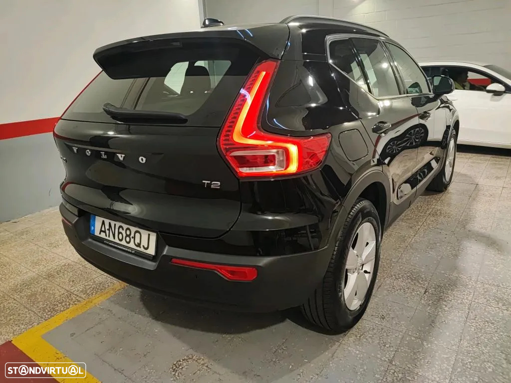 Volvo XC 40 1.5 T2 Momentum Core - 3