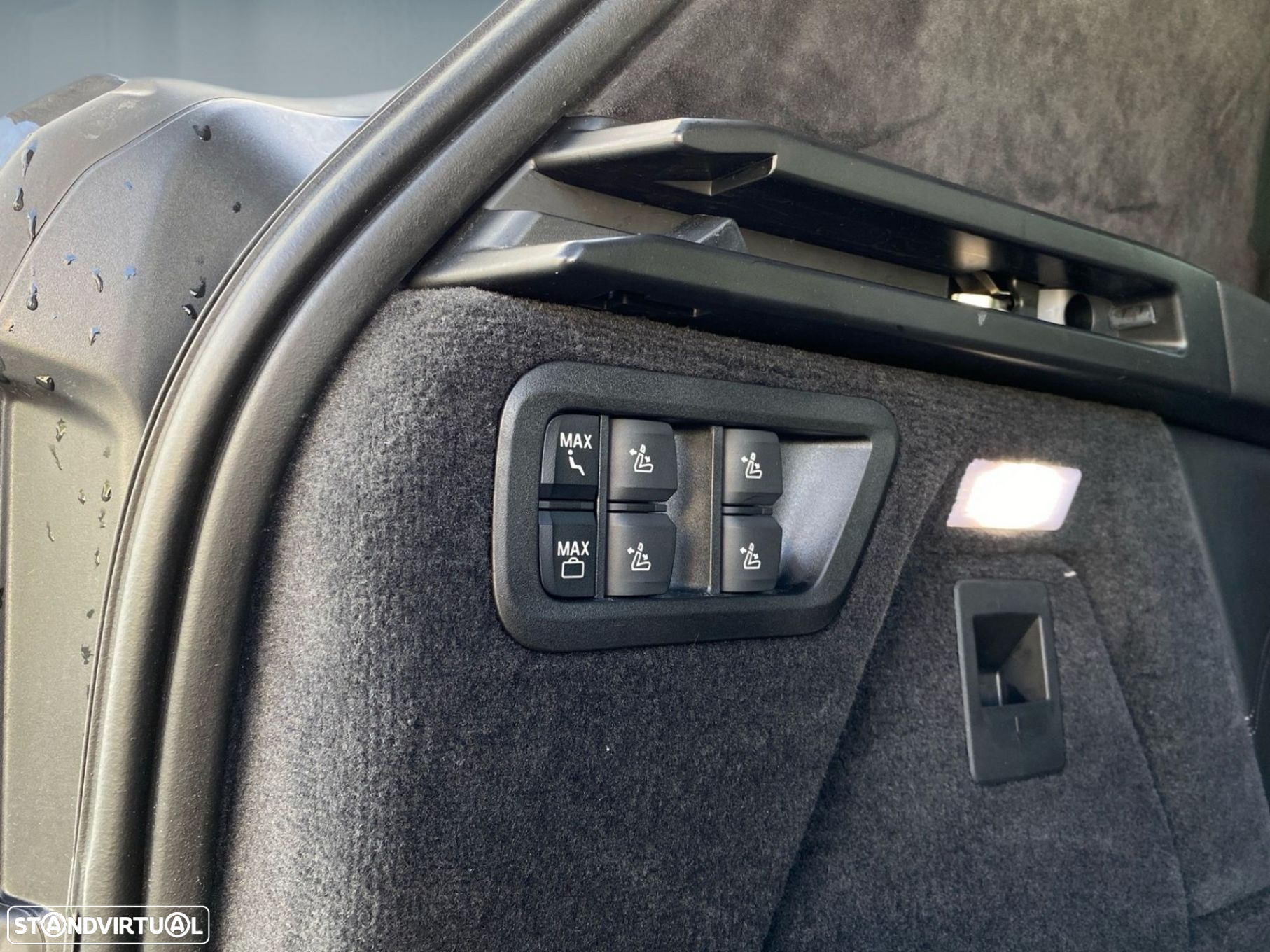 BMW X7 40 d xDrive Pack M Desportivo - 31