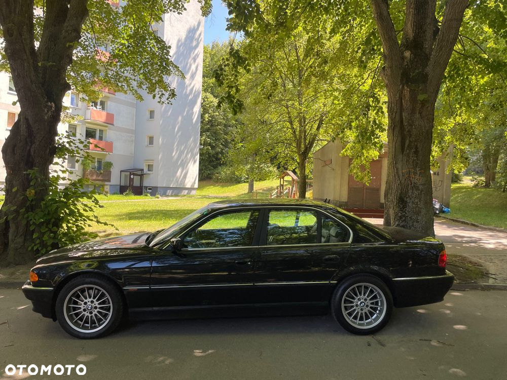 BMW Seria 7 740i - 7