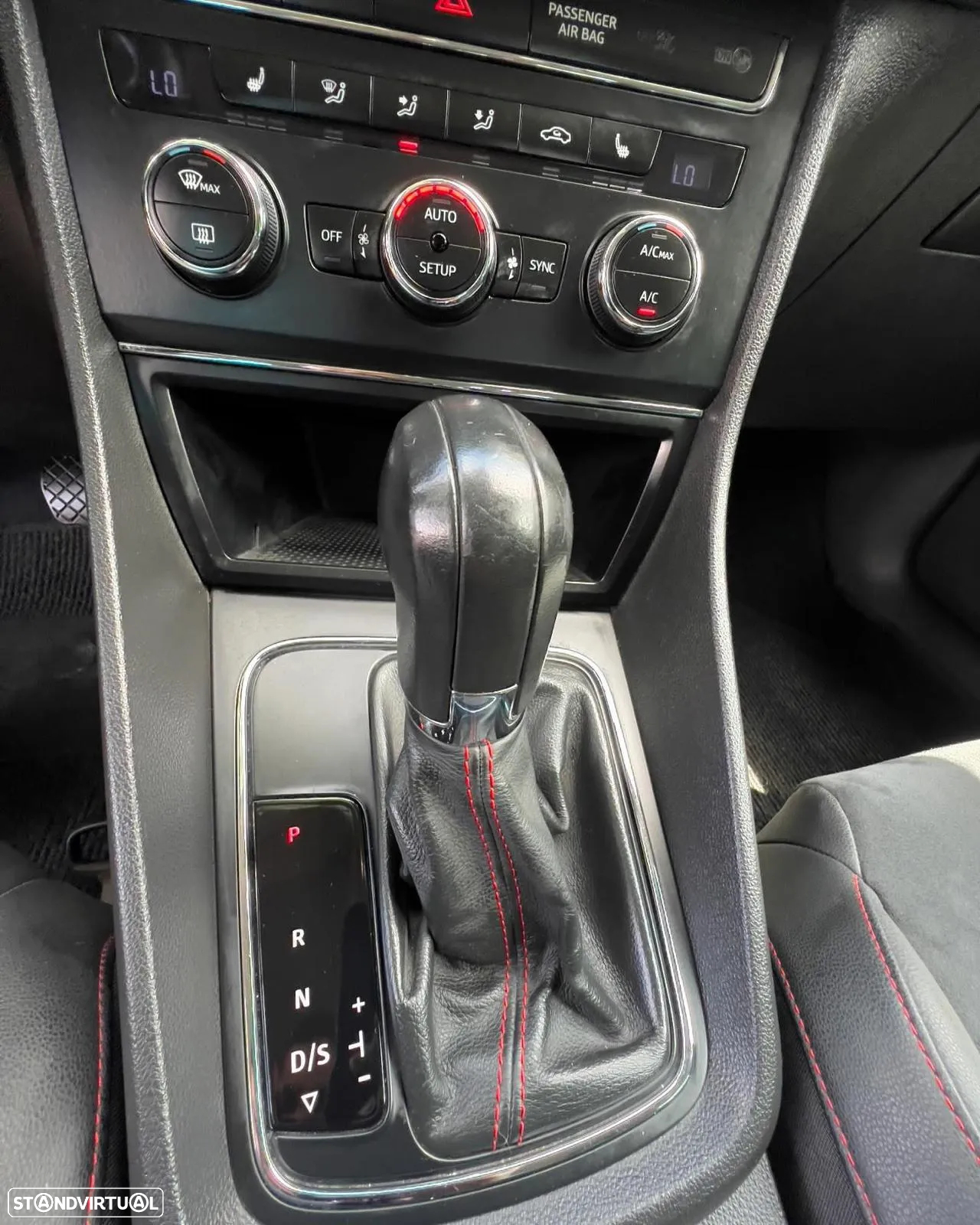 SEAT Leon ST 2.0 TDI DPF DSG FR - 11
