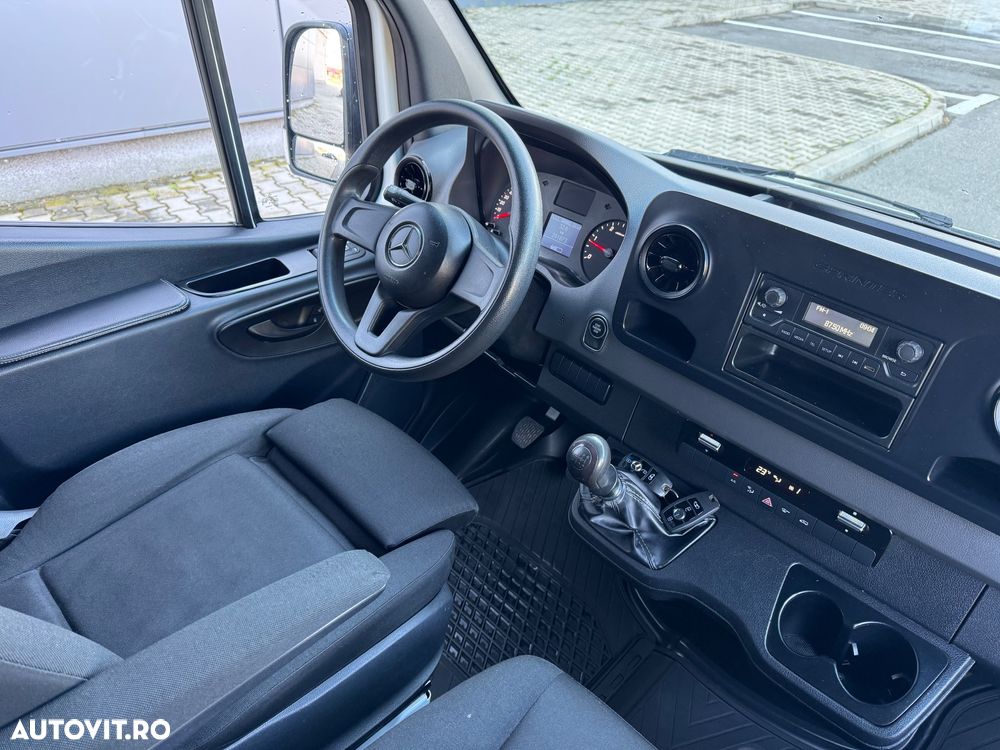 Mercedes-Benz Sprinter - 28