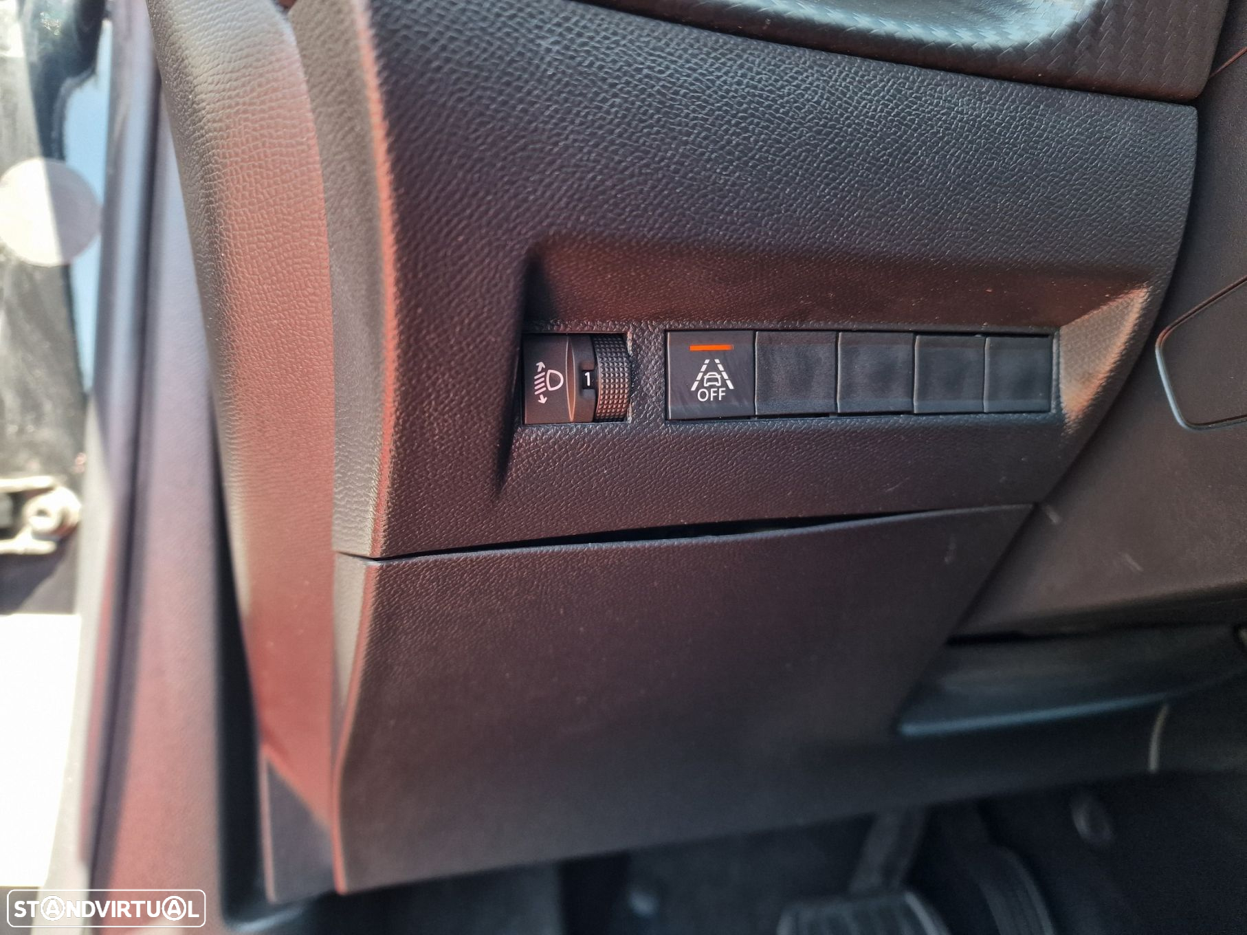 Peugeot 2008 1.5 BlueHDi Allure EAT8 - 17