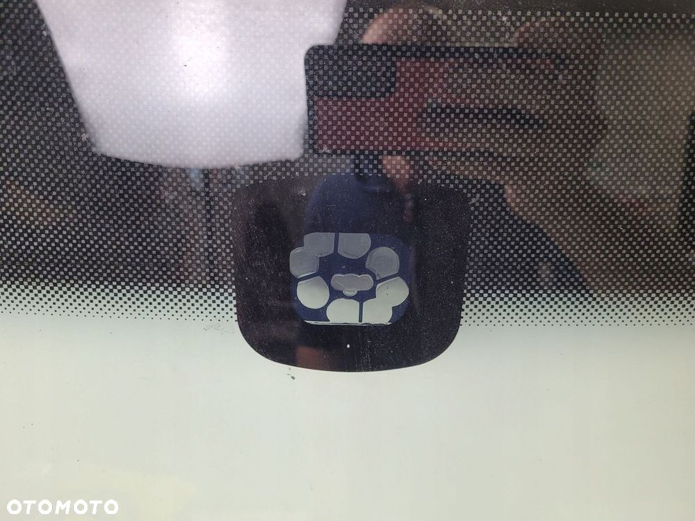 VOLKSWVAGEN PASSAT B6 2.0 TDI SZYBA PRZEDNIA PRZÓD - 2