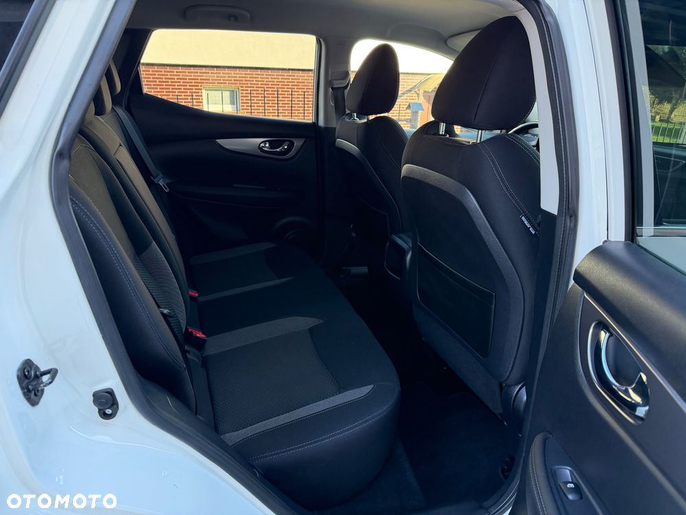 Nissan Qashqai 1.5 dCi N-Connecta - 12