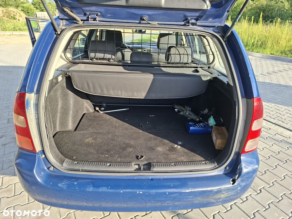 Toyota Corolla Verso - 8