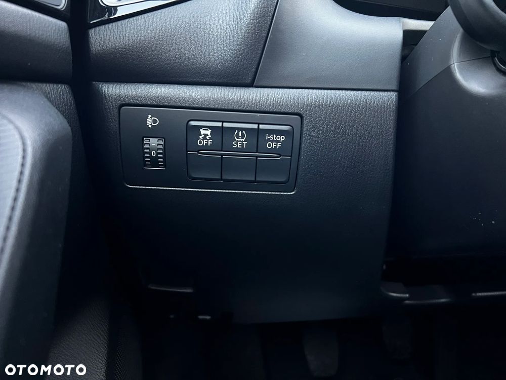 Mazda 3 1.5 Skyenergy - 28