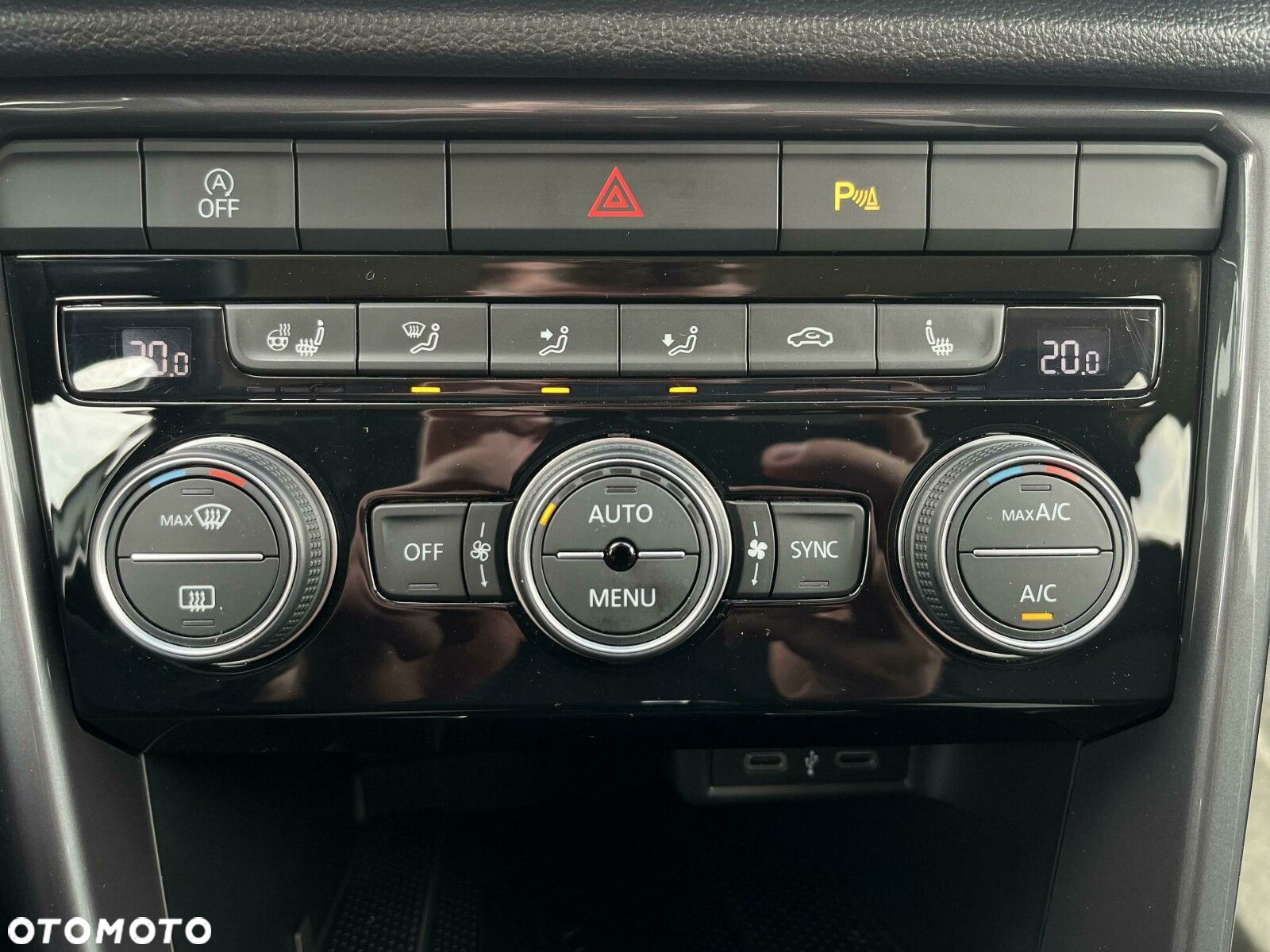 Volkswagen T-Roc - 25