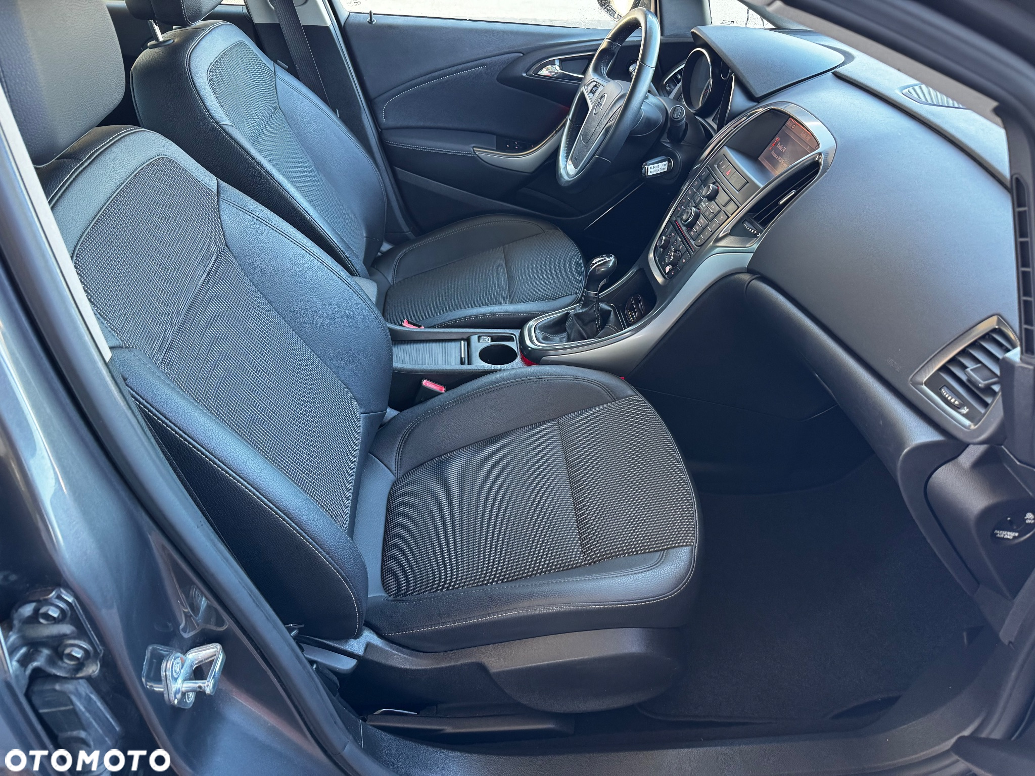 Opel Astra 1.4 Turbo Cosmo - 29