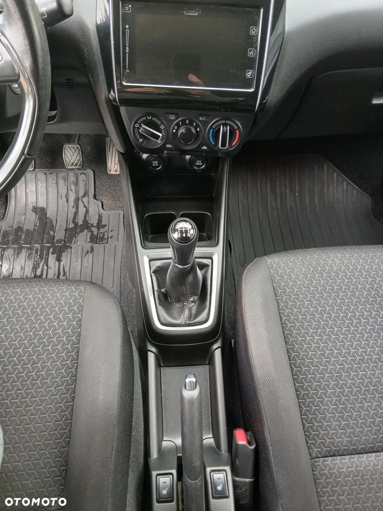 Suzuki Swift 1.2 Premium Plus - 10