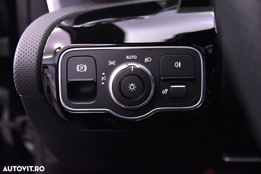 Mercedes-Benz A 180 7G-DCT AMG Line - 15