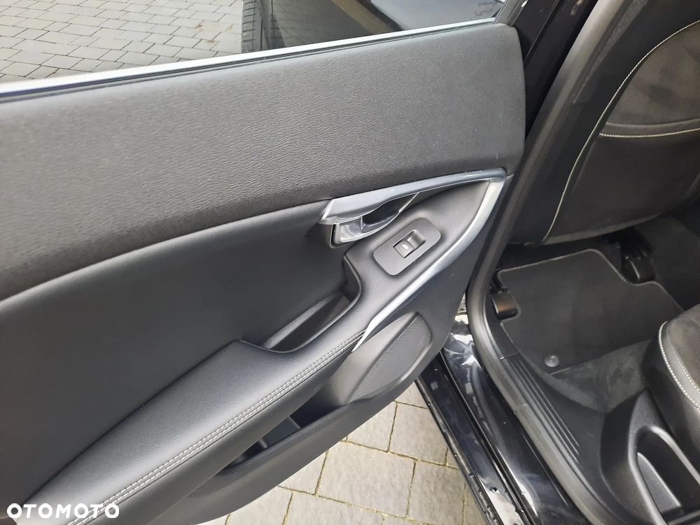 Volvo V40 D2 RDesign - 17