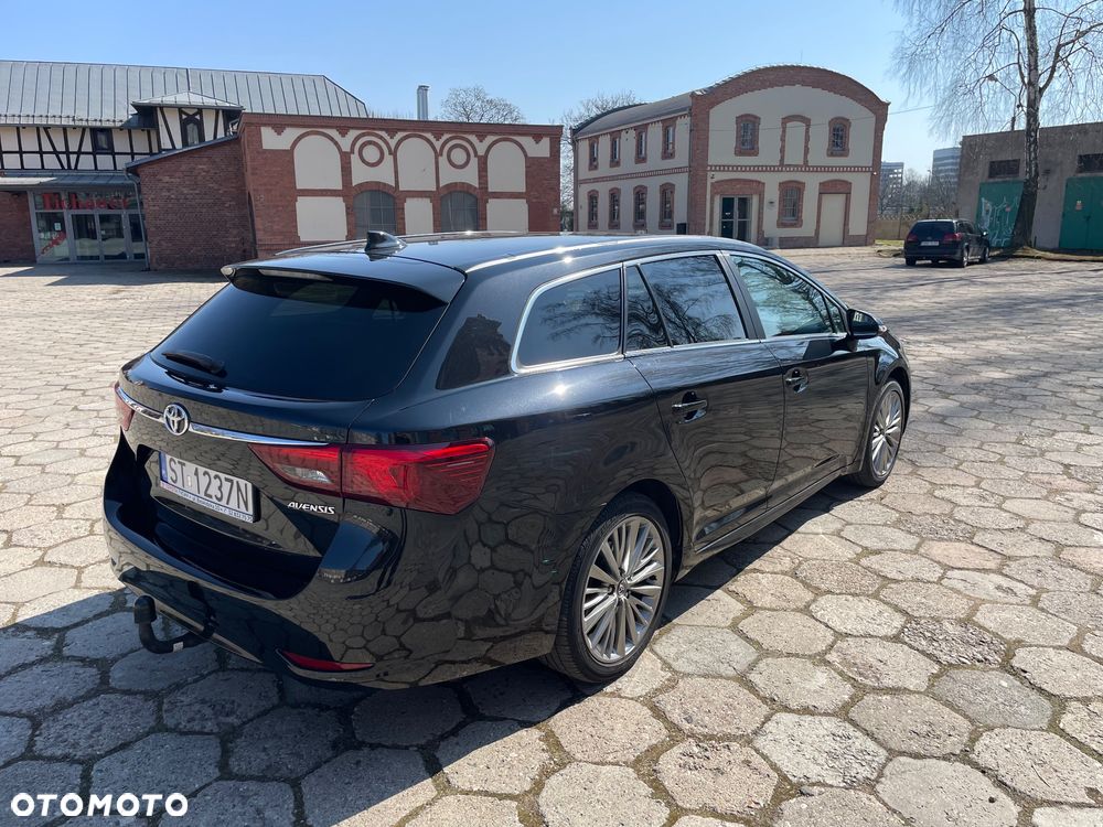 Toyota Avensis 1.8 Premium MS - 8
