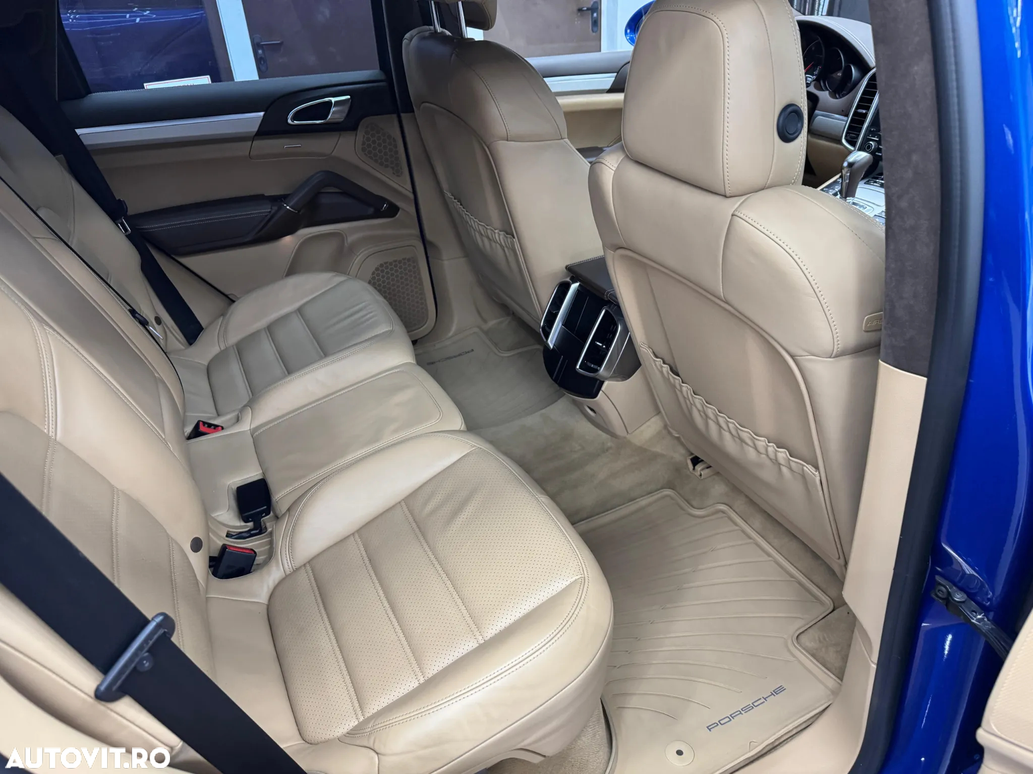 Porsche Cayenne 3.0 L - 31