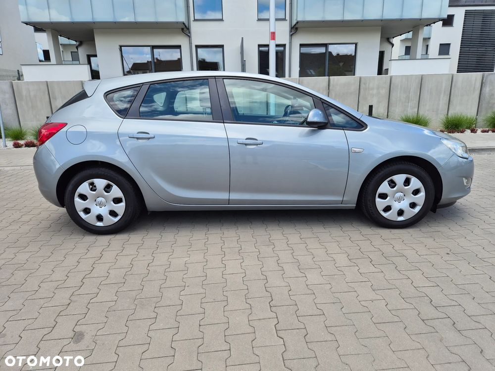 Opel Astra 1.6 Enjoy - 3