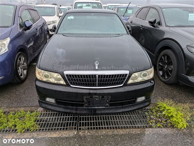 Nissan Laurel - 25