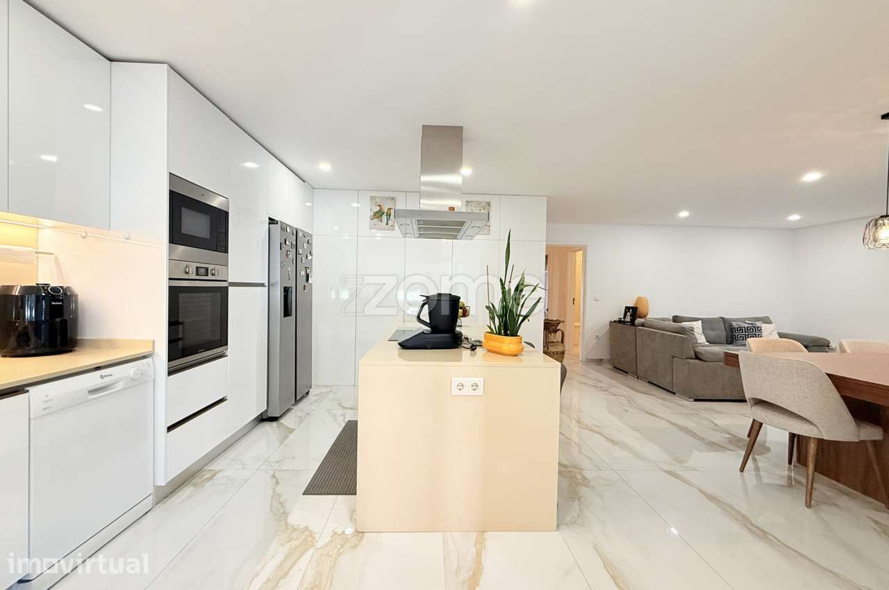 Apartamento T2 com 112 m² | Grande Varanda | Garagem para 2 Carros - Grande imagem: 4/32