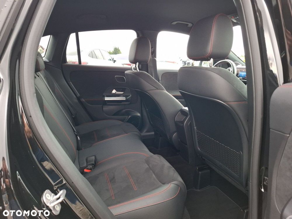 Mercedes-Benz GLA 220 d 4-Matic AMG Line - 14