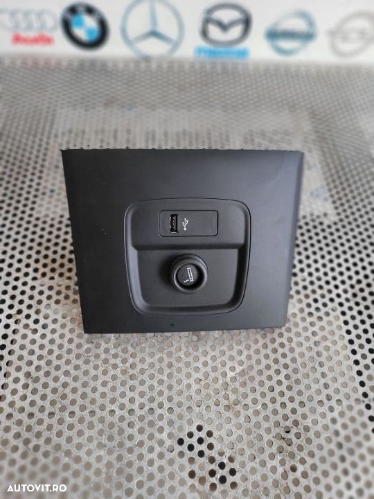 Modul Priza Auxiliar Mini Countryman F60 Dezmembrez Mini Countryman F60 S John Cooper Works 2017+ - 1