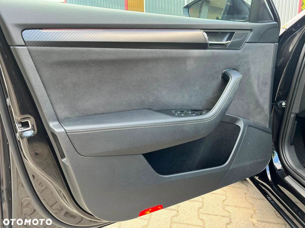 Skoda Superb 2.0 TDI SCR Sportline DSG - 36