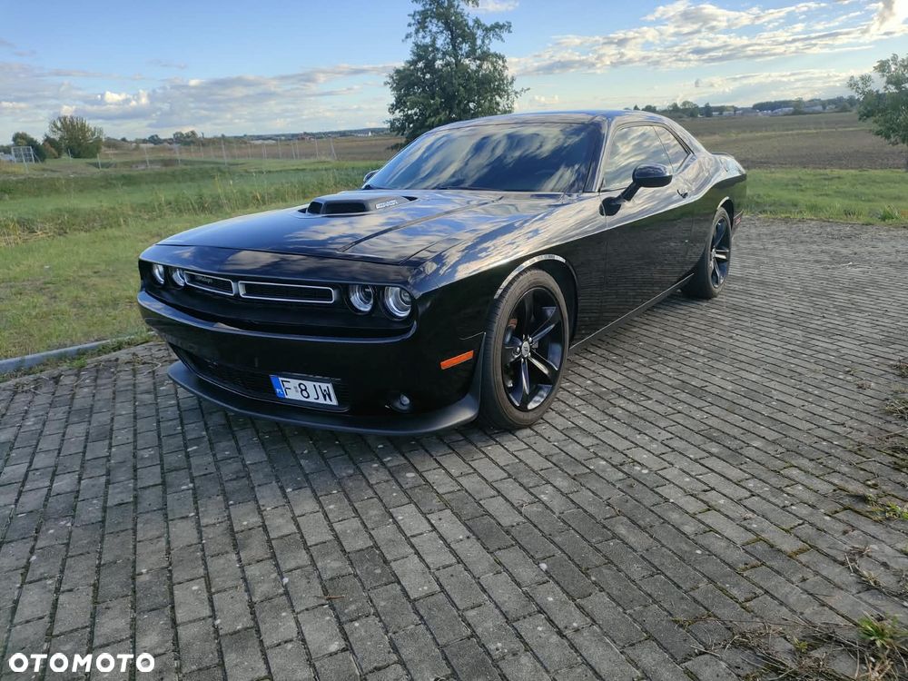 Dodge Challenger - 8