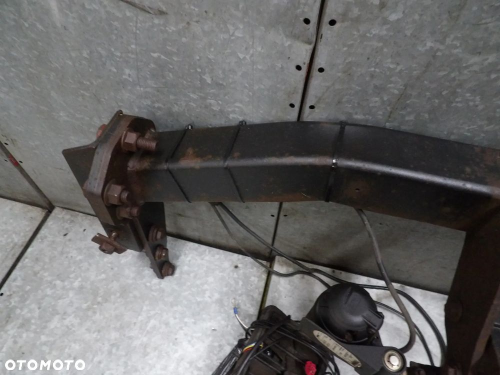 JEEP GRAND CHEROKEE WK2 HAK HOLOWNICZY - 2