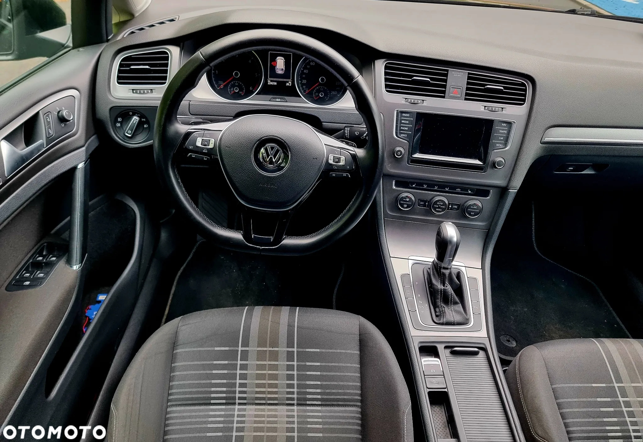 Volkswagen Golf VII 1.6 TDI BMT Highline DSG - 17
