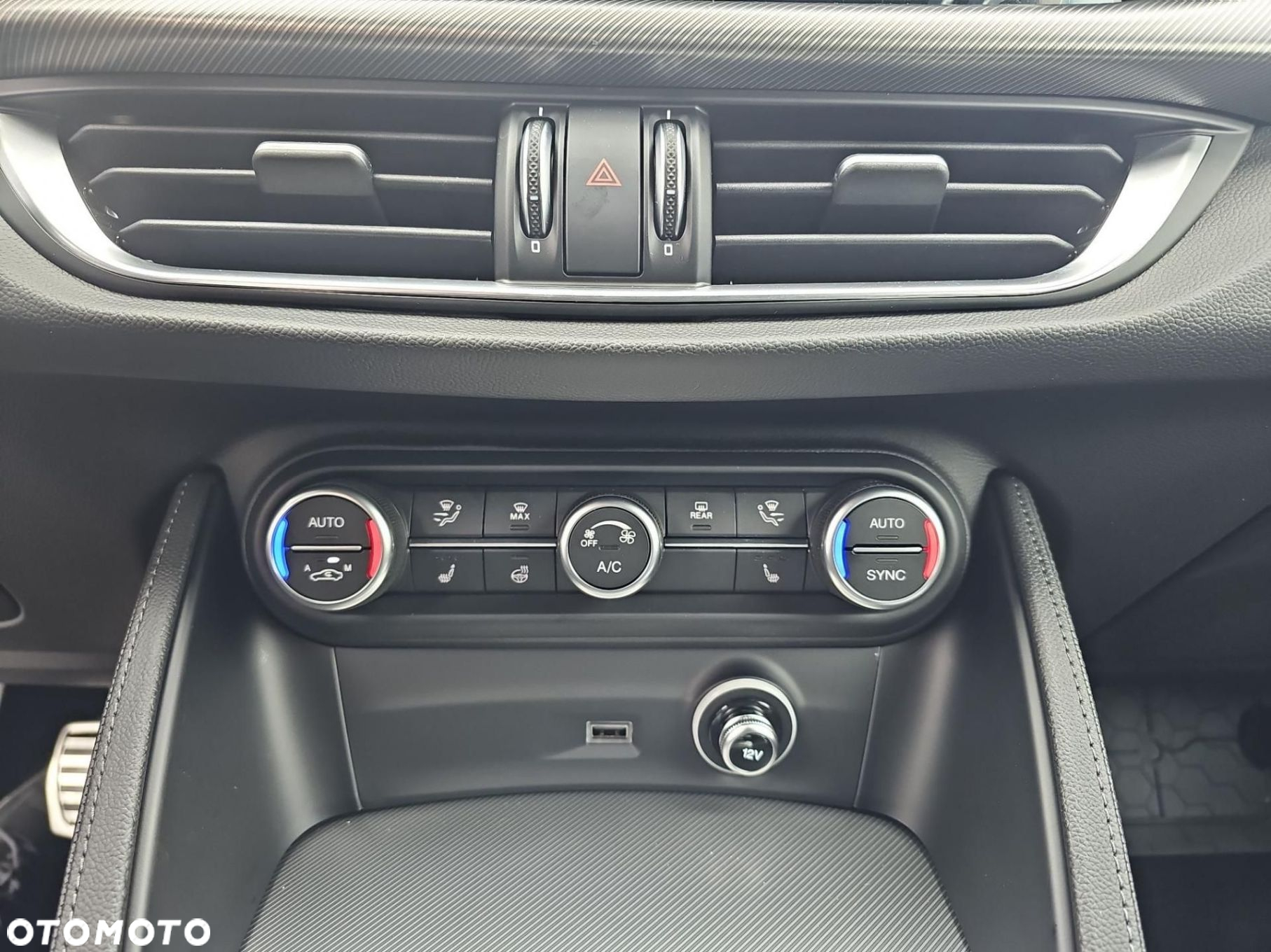Alfa Romeo Stelvio - 16