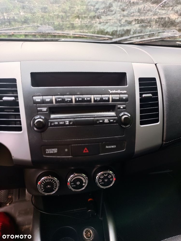 Mitsubishi Outlander - 6